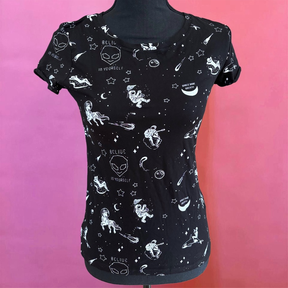 Cropp Black & White Space Themed Alien & Astronaut Graphic T-Shirt - Medium